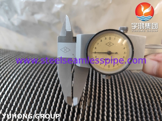 ASTM A312 TP347 Tabung Serrated Fin Spiral High Frequency Welded untuk Koil Tabung Konveksi