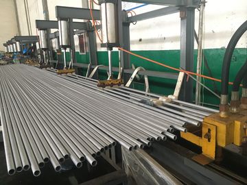 ASTM B444 Gr.2 INCONEL 625 Tabung Mulus 25,4 X 2.11 X 6096MM Heat Exchanger Application 100% UT &amp;amp; ET &amp;amp; HT
