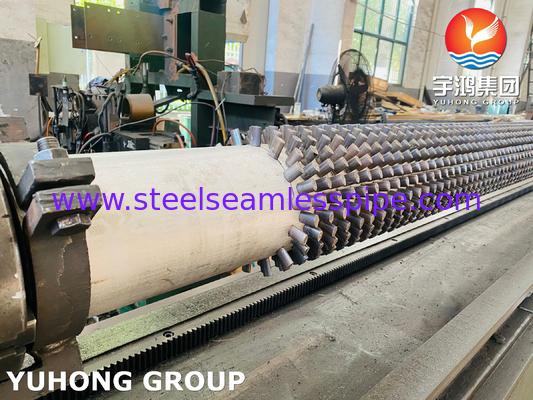 ASTM A335 P91 Pipe dengan Stainless Steel Studded Type Fin Tube Untuk Oven Minyak