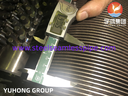 ASTM EN DIN ASTM A106 Gr.B A335 P5 P9 A312 TP304 317L Tabung sirip bertopeng