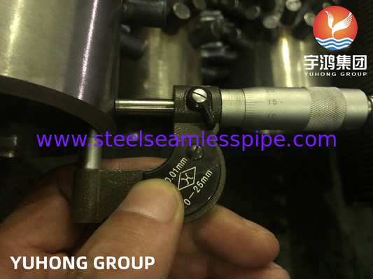 ASTM EN DIN ASTM A106 Gr.B A335 P5 P9 A312 TP304 317L Tabung sirip bertopeng