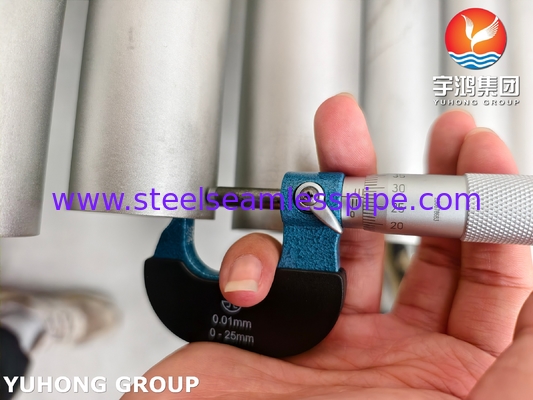 ASTM A790 S32205 tabung stainless steel dupleks tanpa jahitan tahan korosi kekuatan tinggi untuk aplikasi lepas pantai