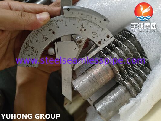 Frekuensi tinggi dilas Serrated Fined Tube TP304H Base / SS304 Fin