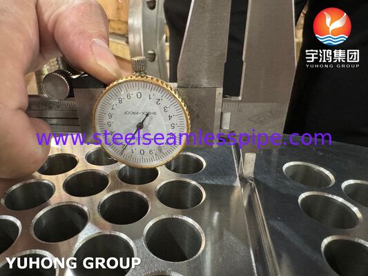 ASME SA240 SS304 Lembar Tabung Penukar Panas Dibor Presisi CNC untuk Layanan Petrokimia Tahan Korosi
