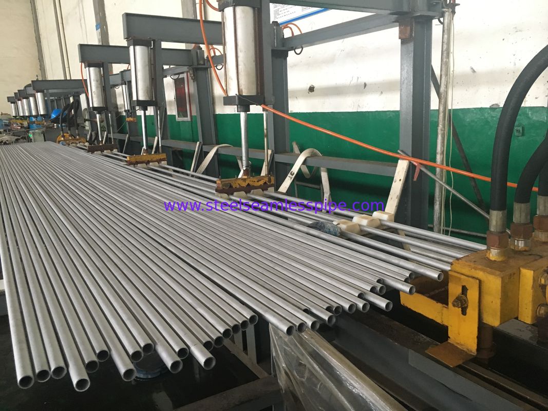 ASTM B444 Gr.2 INCONEL 625 Tabung Mulus 25,4 X 2.11 X 6096MM Heat Exchanger Application 100% UT &amp;amp; ET &amp;amp; HT