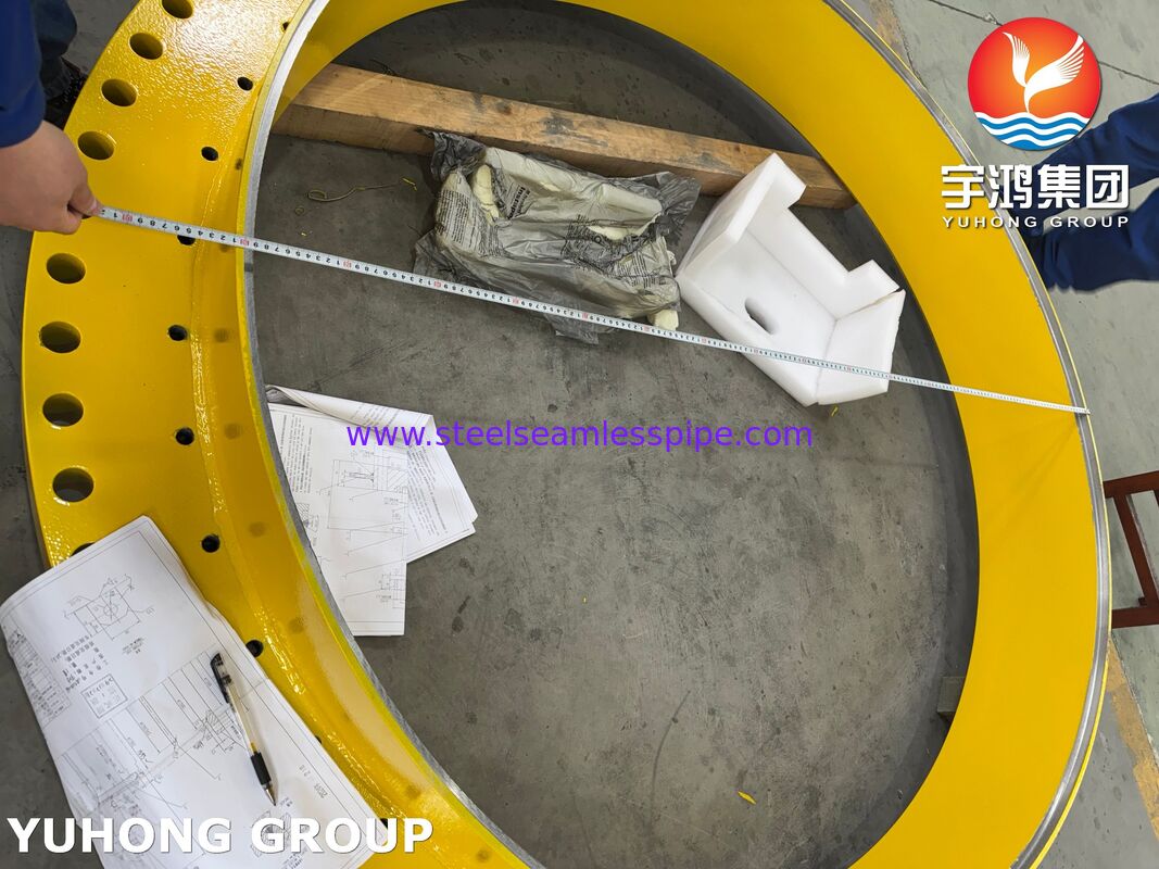 ASME SA516 Gr.70 Carbon Steel Shell Flange Ring dengan OD ~1939mm × ID ~1568mm × THK 97mm dan Lubang Bolt Presisi untuk Penukar Panas